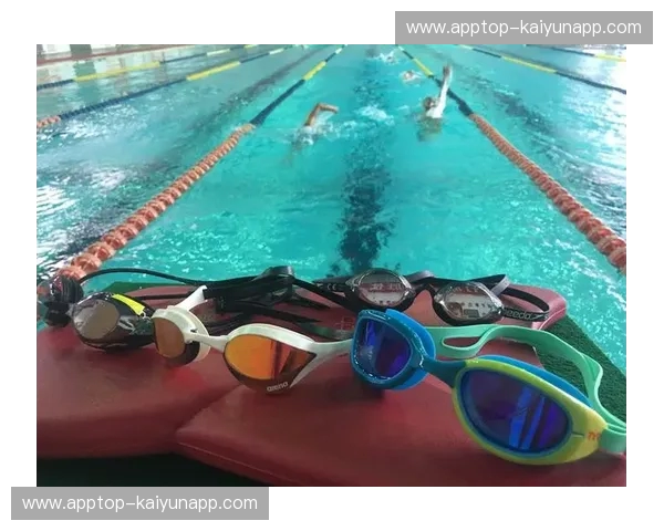 铁人三项泳镜——为极限而生的视界革命