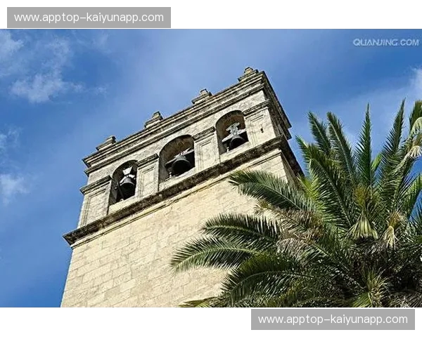 地中海畔的红蓝交响与马拉加之盾：一场跨越时空的豪门博弈与草根奇迹